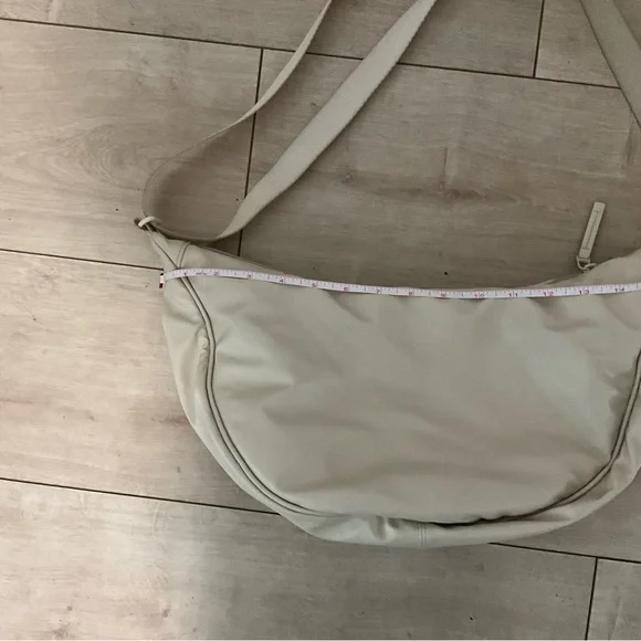 Uniqlo Cream Shoulder Bag - Picture 8 of 8
